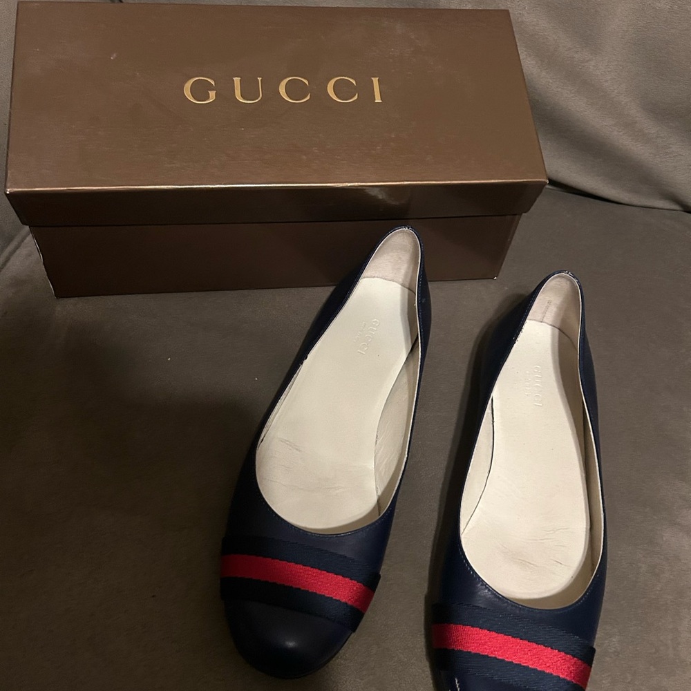 Gucci Women's Navy and Red Flats
